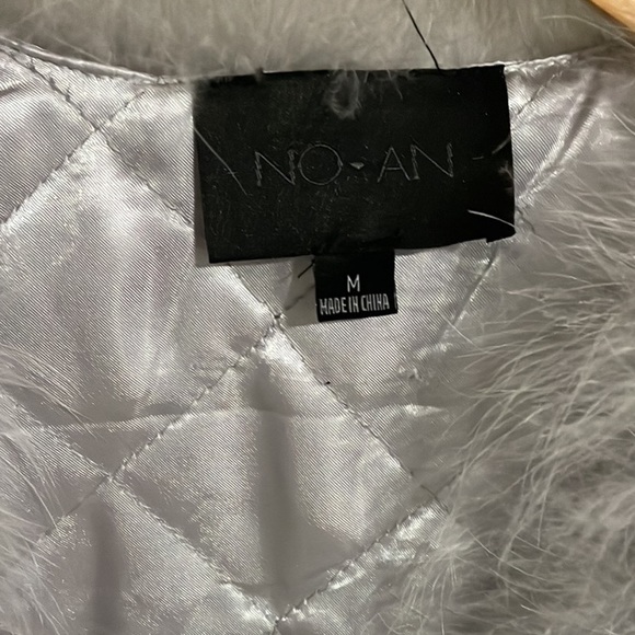 Ostrich feather vest - Picture 5 of 5